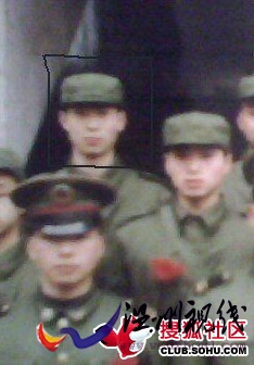 犀利哥曾是參加過“98抗洪”的老兵