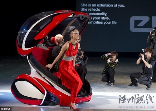 太空時代微型汽車:與車輛“通話”避免碰撞\"