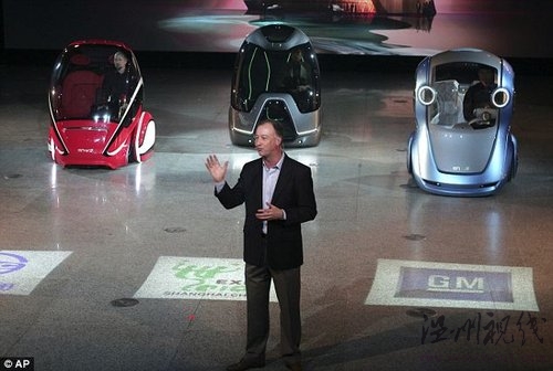 太空時代微型汽車：與車輛“通話”避免碰撞\"