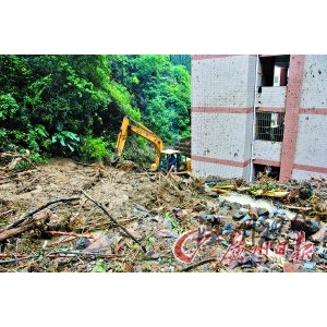 老師聞到泥石流草根味 600女生轉移逃過泥石流劫難