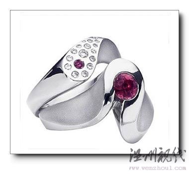 簡潔現代型訂婚戒指 Liz Tyler 出品 