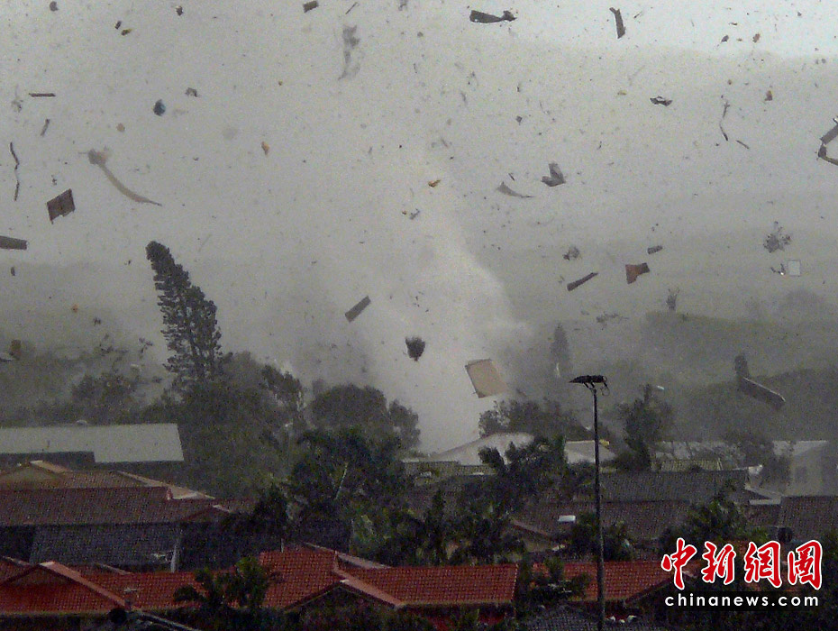 <b>澳大利亞遭罕見龍卷風襲擊</b>
