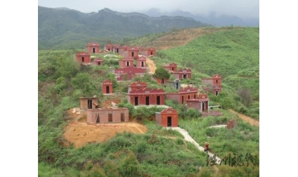 廣東一水庫邊建150個豪華墳墓 村民不敢飲水