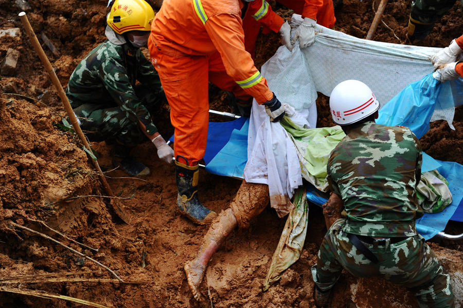 廣西玉林市容縣一家11口