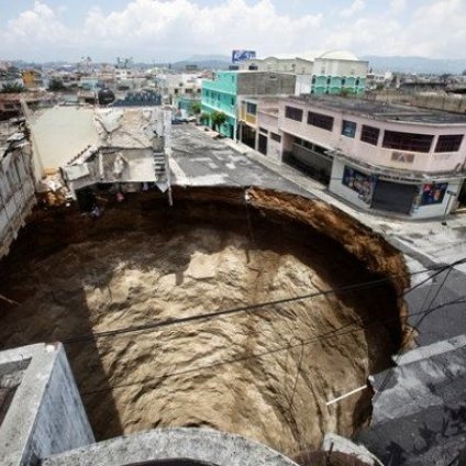 世界十大著名天坑 預示著世界末日征兆？