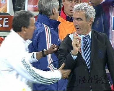 多梅內(nèi)克拒絕與佩雷拉握手 后者諷其風(fēng)度優(yōu)雅