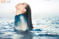 嫩模拼寫真銷量出奇招 Angelababy暫居首