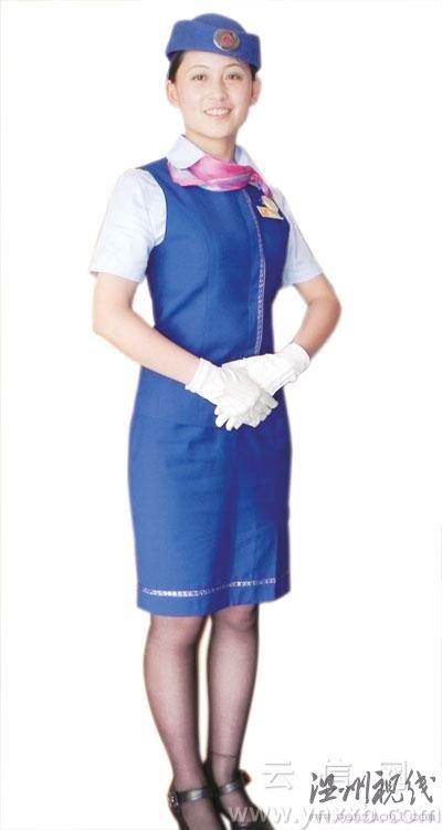 云南公路收費員將換裝 女子著裝似空姐(圖)