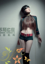 美女細(xì)腿蜂腰 身材肌膚和神情演繹完美