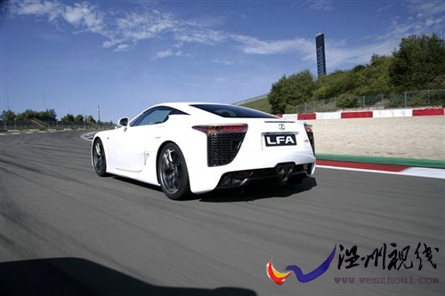 科技護航重裝上陣 試駕雷克薩斯-LFA 汽車之家 科技護航重裝上陣 試駕雷克薩斯-LFA 汽車之家