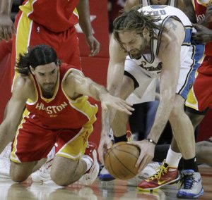 三分鐘內(nèi)他恍若姚明附體 沒(méi)他護(hù)駕火箭難逃連敗