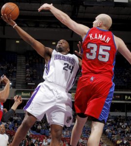 埃文斯28分湯普森兩雙 國王輕取快船結束八連敗