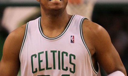 皮爾斯15分要兌現橫掃論 殺手本色送魔術入深淵