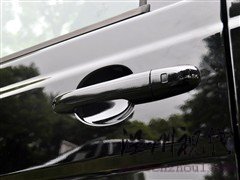 奔馳 福建戴姆勒 唯雅諾 2010款 2.5l 尊貴版