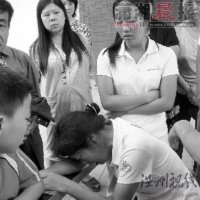 小區(qū)保安不讓無卡業(yè)主騎電動車進(jìn)小區(qū)被業(yè)主打死