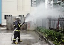 溫州市區西山南路施工不慎挖斷燃氣管道 居民緊急疏