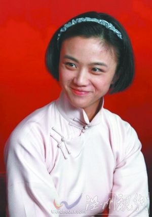 湯唯此前以劇中人物形象出現(xiàn)在《建黨偉業(yè)》的活動上。