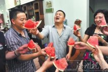 高考哥梁實被稱為“高考最牛釘子戶” 44歲梁實15次