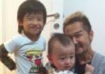 張柏芝兒子lucas又黑又瘦營養不良 張柏芝化妝師曬