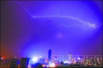 雷電預警:武漢雷雨兇猛