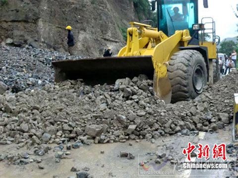 甘肅宕昌縣遭暴洪泥石流災害致1人死亡