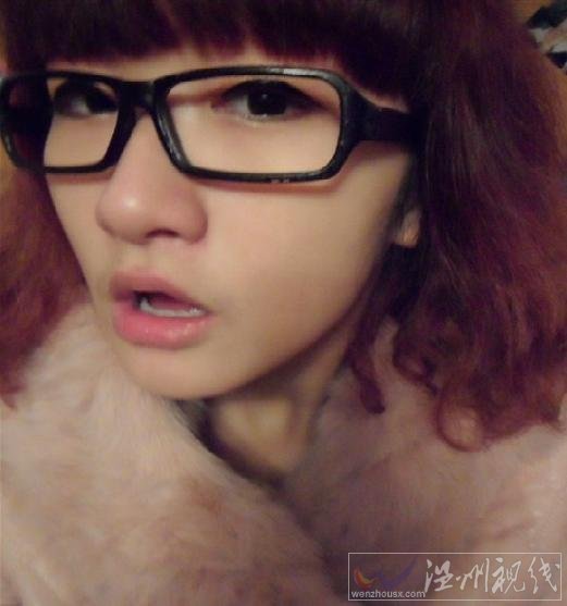 大一女陪睡5個晚上換iphone4qq聊天記錄曝光被稱為“iPhone女”