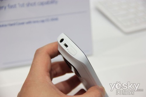 圖為:諾基亞 808 PureView 手機