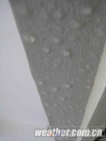 立春后南寧首現“回南天” 濕氣濃重大樓滴水（組圖）