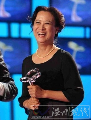 “麻辣婆婆”柏寒去世 一生坎坷母親自殺