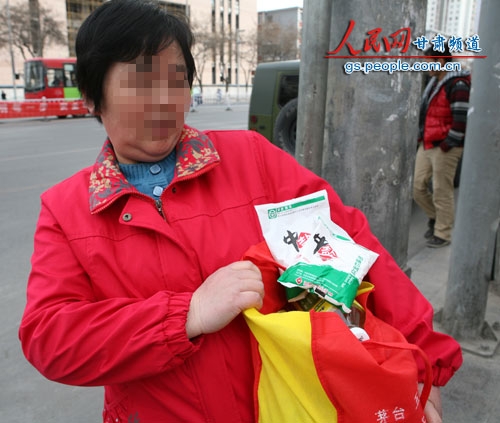 蘭州市民搶鹽是聽(tīng)信漲價(jià)謠言,蘭州食用鹽漲價(jià)是謠言 蘭州市民搶鹽