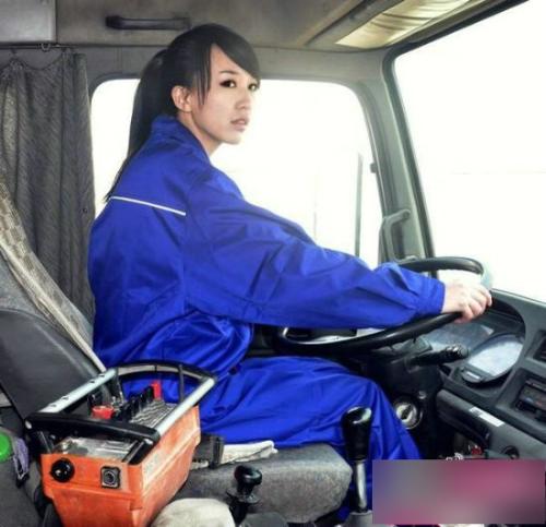 最美女司機(jī)藍(lán)領(lǐng)妹實(shí)際上不是司機(jī) 清純女司機(jī)藍(lán)領(lǐng)妹鑒定是作秀