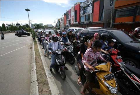 印尼海域強震致百萬人恐慌 海嘯預警已解除