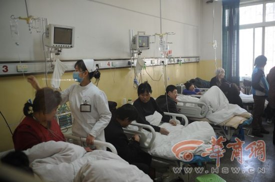 卡車沖撞迎親車隊(duì)