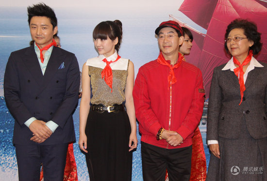 柳巖戴紅領(lǐng)巾