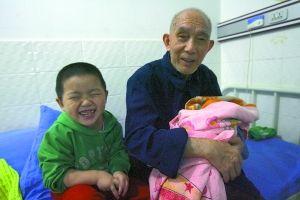 75歲老翁與42歲妻子