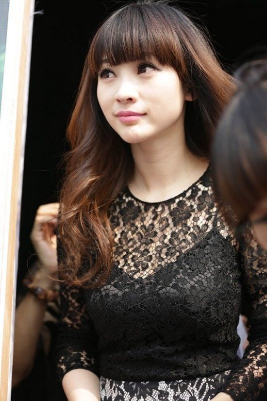 柳巖現身上海美博會