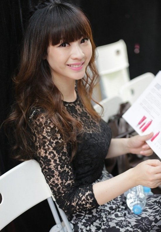 柳巖現身上海美博會