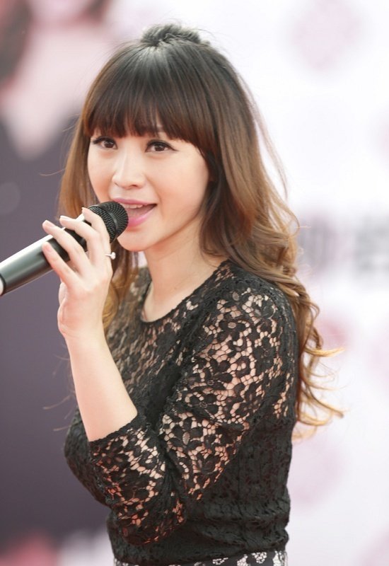 柳巖現(xiàn)身上海美博會