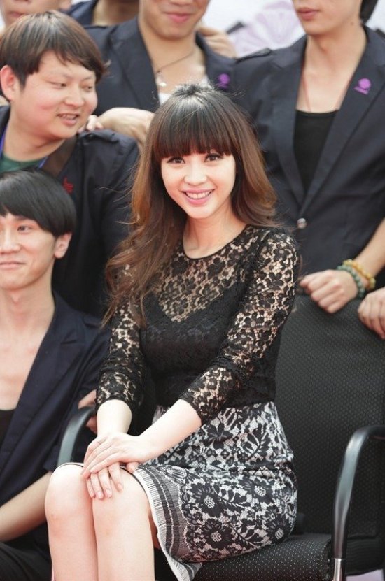 柳巖現身上海美博會