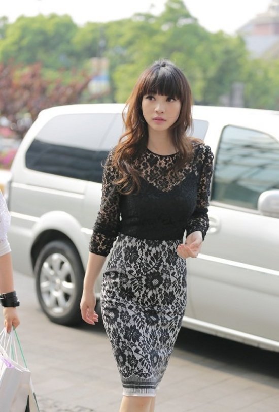 柳巖現身上海美博會