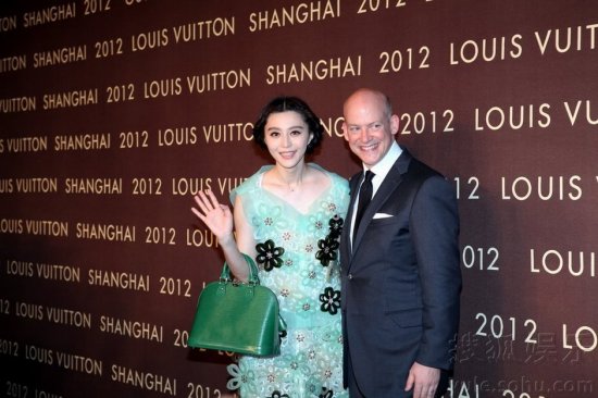 范冰冰紅唇索吻