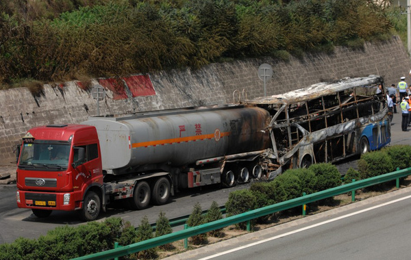 8.26陜西延安特大車(chē)禍