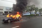 上海燒車(chē)抵制日貨 上海車(chē)主燒毀自己的日系車(chē)抗議日