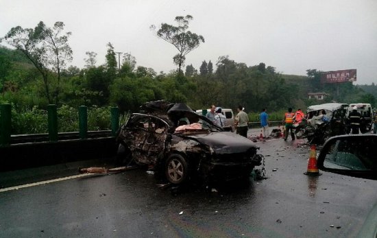 一家7口新生遇車禍