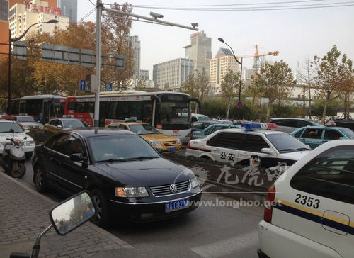 南京鬧市區發生地陷