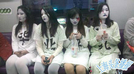 上海地鐵現女僵尸