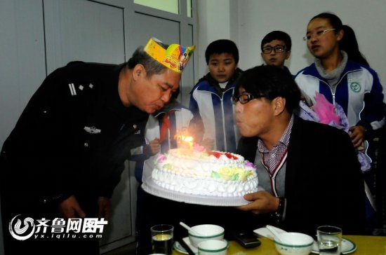 無腿歌手陳州有一顆感恩的心