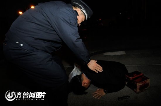 無腿歌手陳州有一顆感恩的心