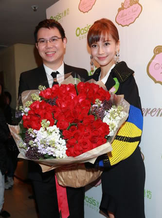 楊穎拒談男友黃曉明