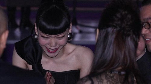 吳莫愁伊能靜同桌